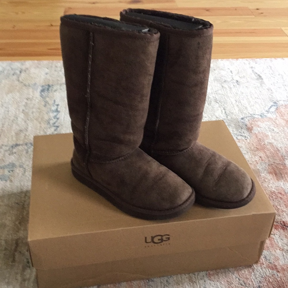 Kids classic tall chocolate UGG Australia!